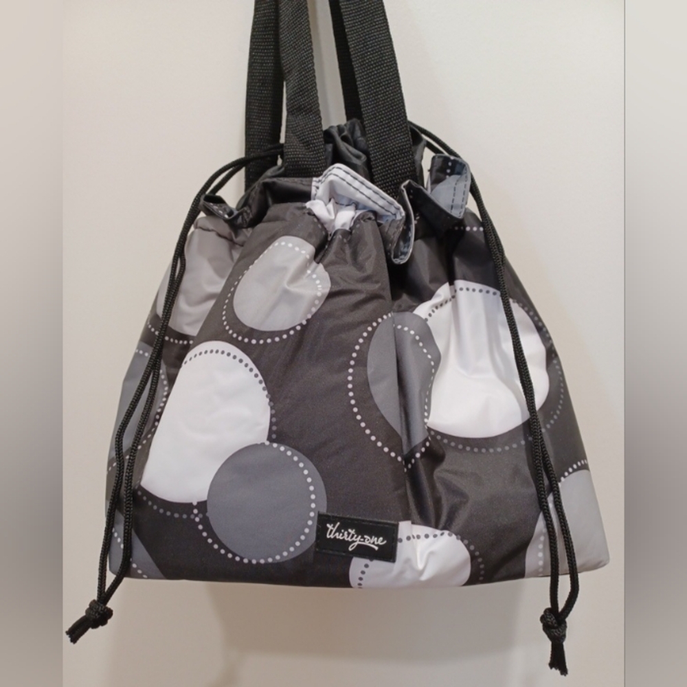 SNACK/LUNCH BAG By Thirty One. Gray Dots Cinch Insulated.